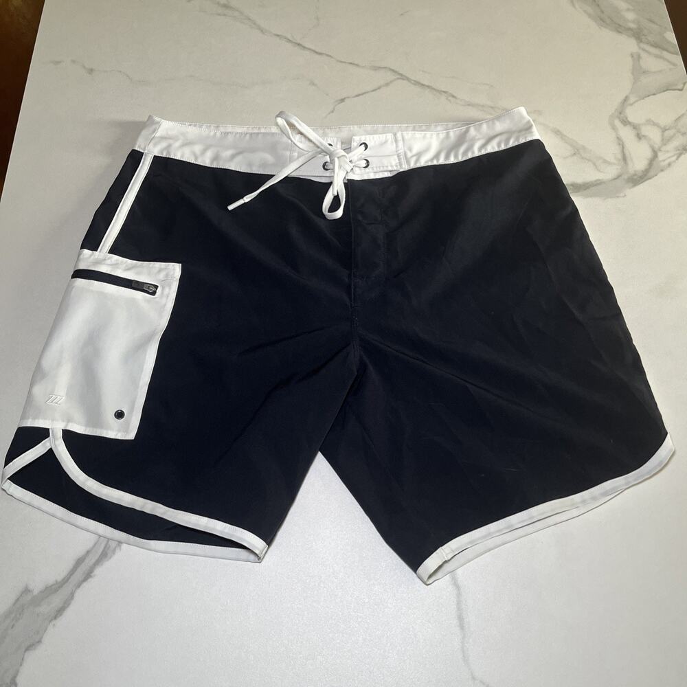 Zyia Active Reef Block Shorts Mens Sz Medium Navy Blue w/ White Accents Beach